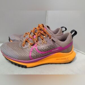 Nike Women's React Pegasus Trail 4 GORE-TEX 8.5 Pink Orange Sneakers Shoes A19
